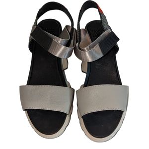 Sorel Kinetic Sandals Size 10